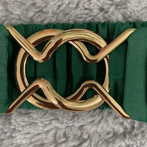 Green chiffon and Gold tone Stretch Belt with interlocking clasp - Picture 2 of 6